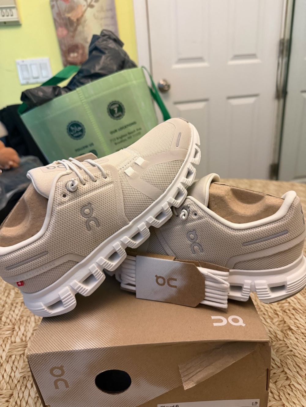 On Cloud CLOUD 6 sz 6 woman new in box !!!
